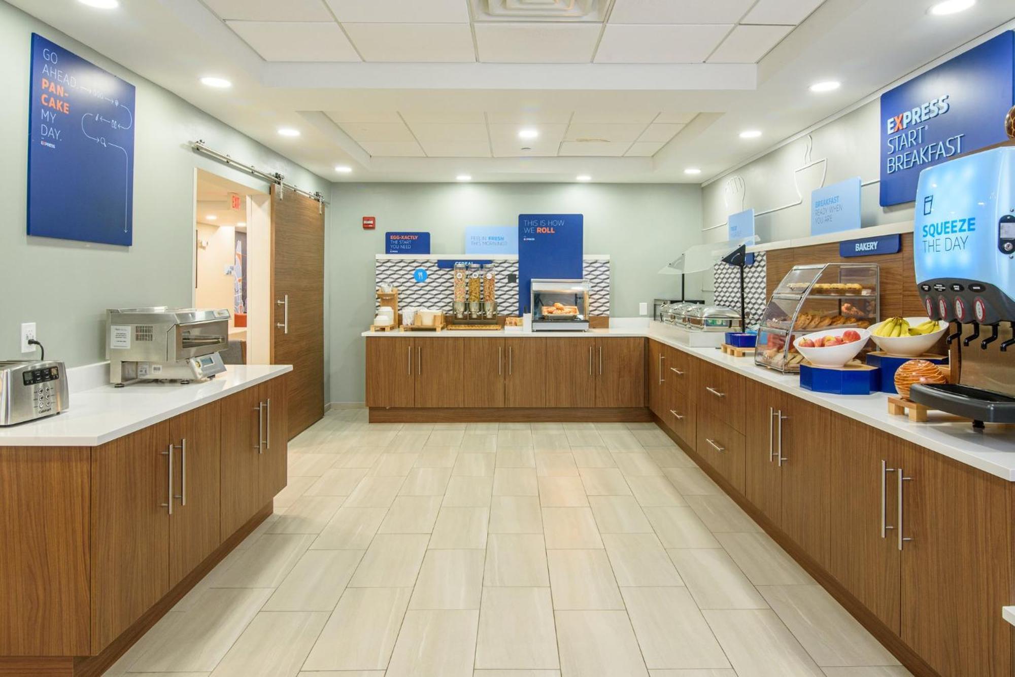 Holiday Inn Express Hotel & Suites Hampton South-Seabrook By Ihg Exterior photo