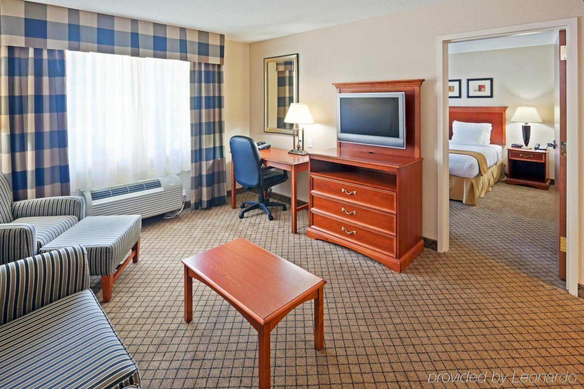 Holiday Inn Express Hotel & Suites Hampton South-Seabrook By Ihg Exterior photo